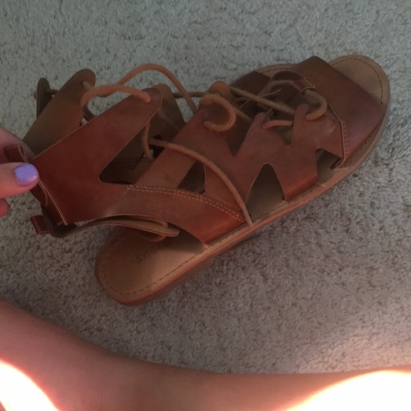 Brown lace up sandals - Picture 2 of 3
